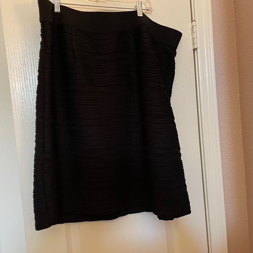 Alfani NWOT lined black skirt